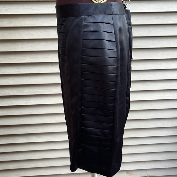 Worthington size 10 petite black satin business or formal skirt - Picture 3 of 8